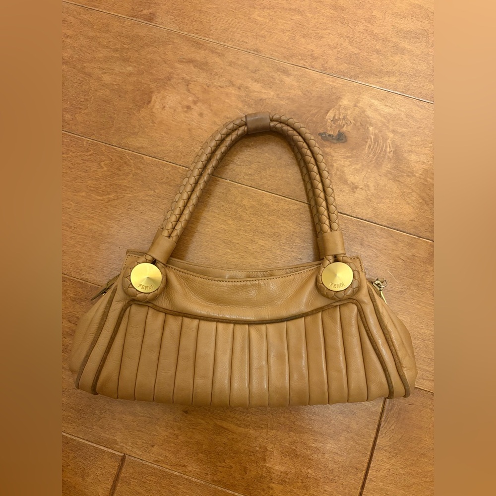 Fendi Borsa Radio Shoulder Bag